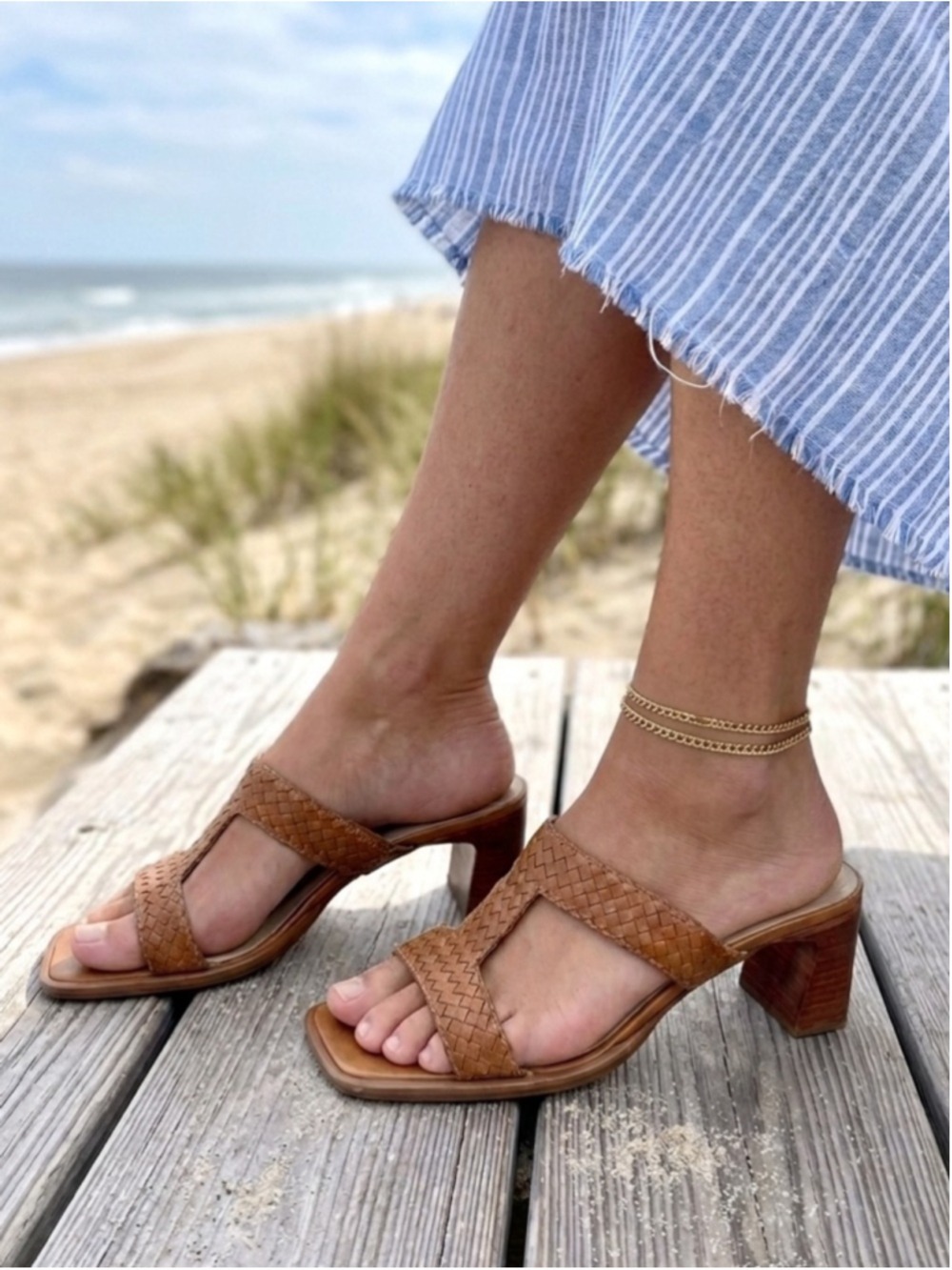 La Diva Tan Woven Leather Sandsls Size 8